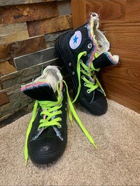 Converse men’s  5/ woman’s 7 (37.5) Black High-Top Sneakers neon 80’s